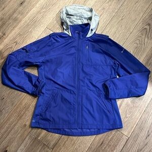 NIKE storm fit lightweight full zip jacket with packable hood, size large